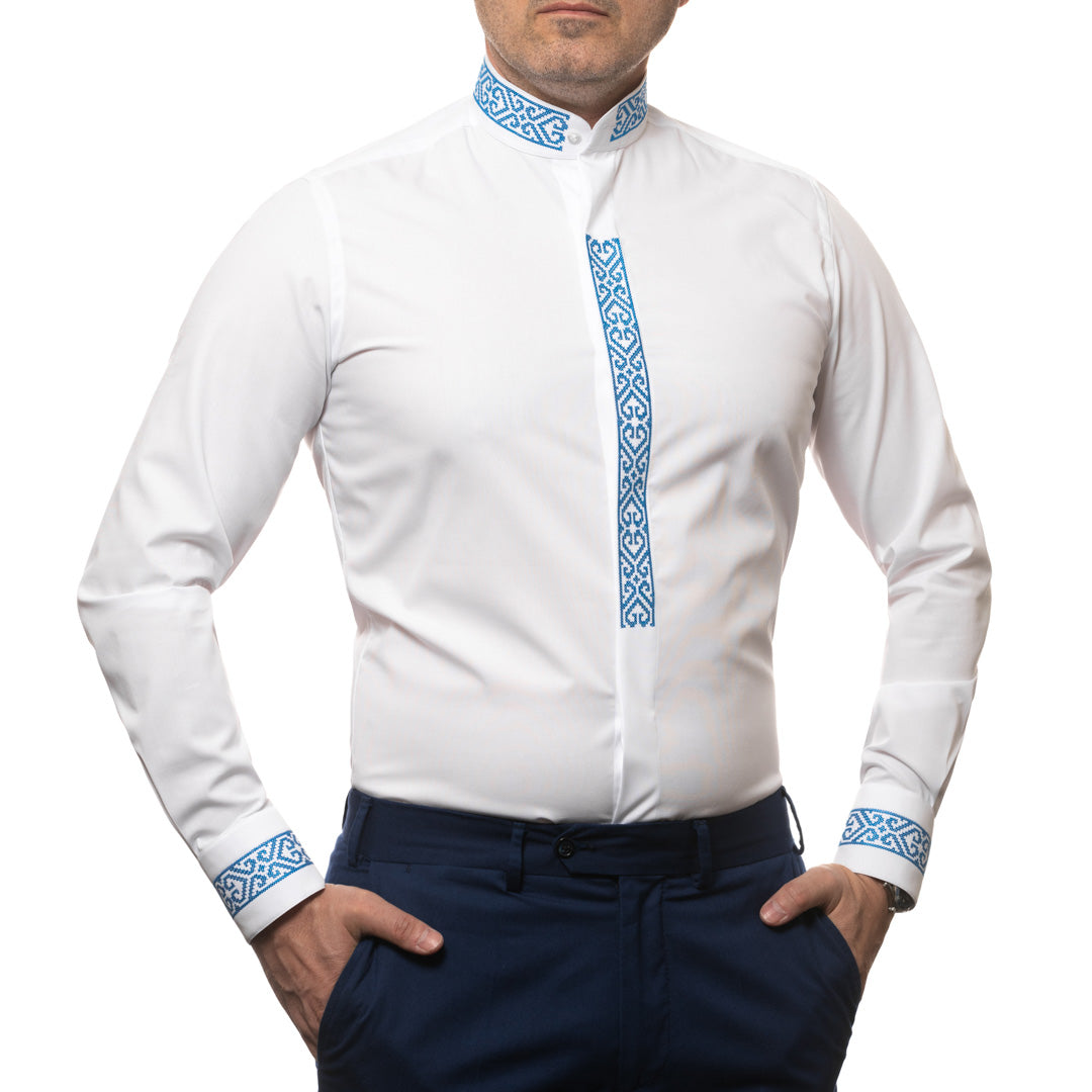 Camasa barbati casual alba traditionala cu guler tunica brodata cu albastru Merer