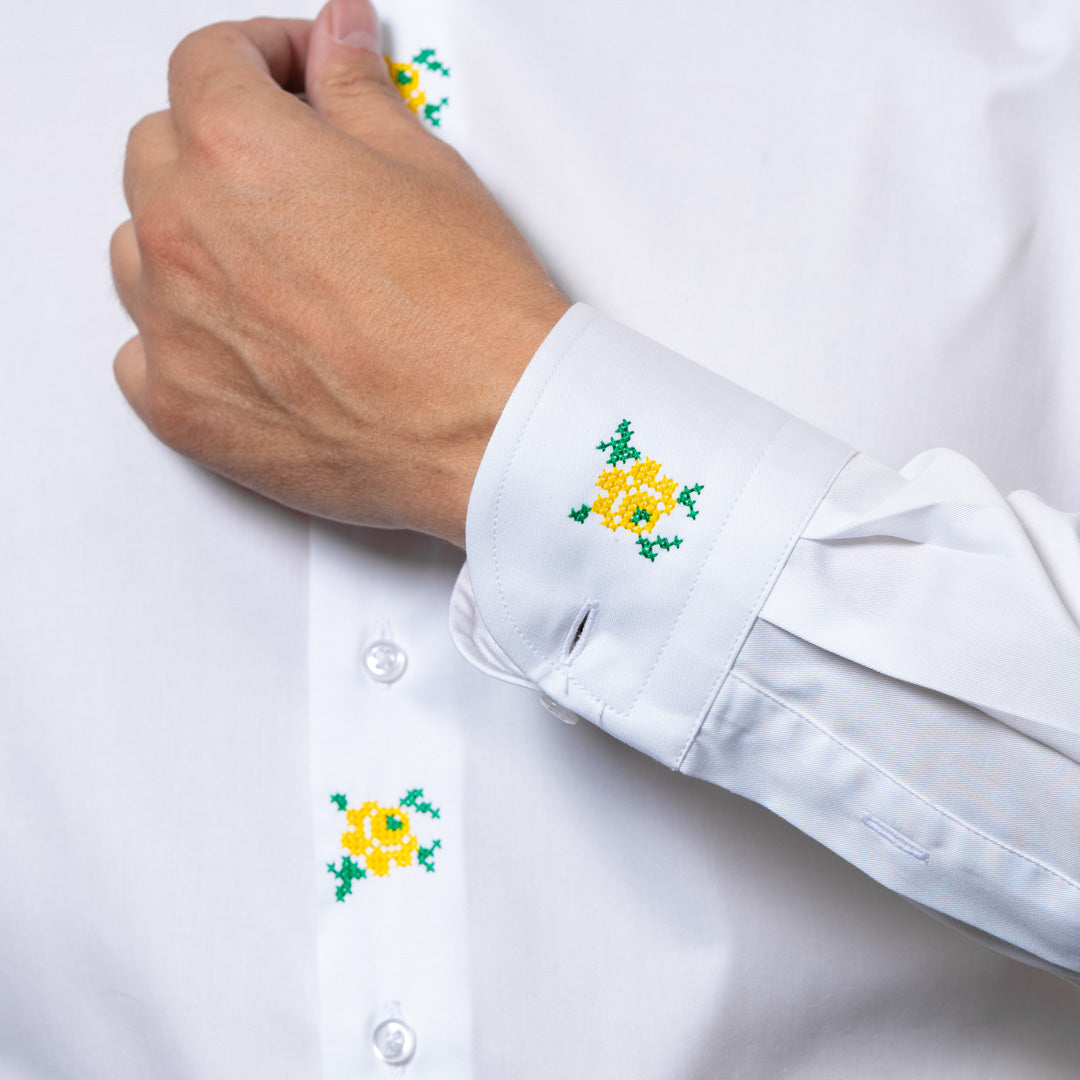 Men's casual white traditional shirt with green-yellow embroidery Merer