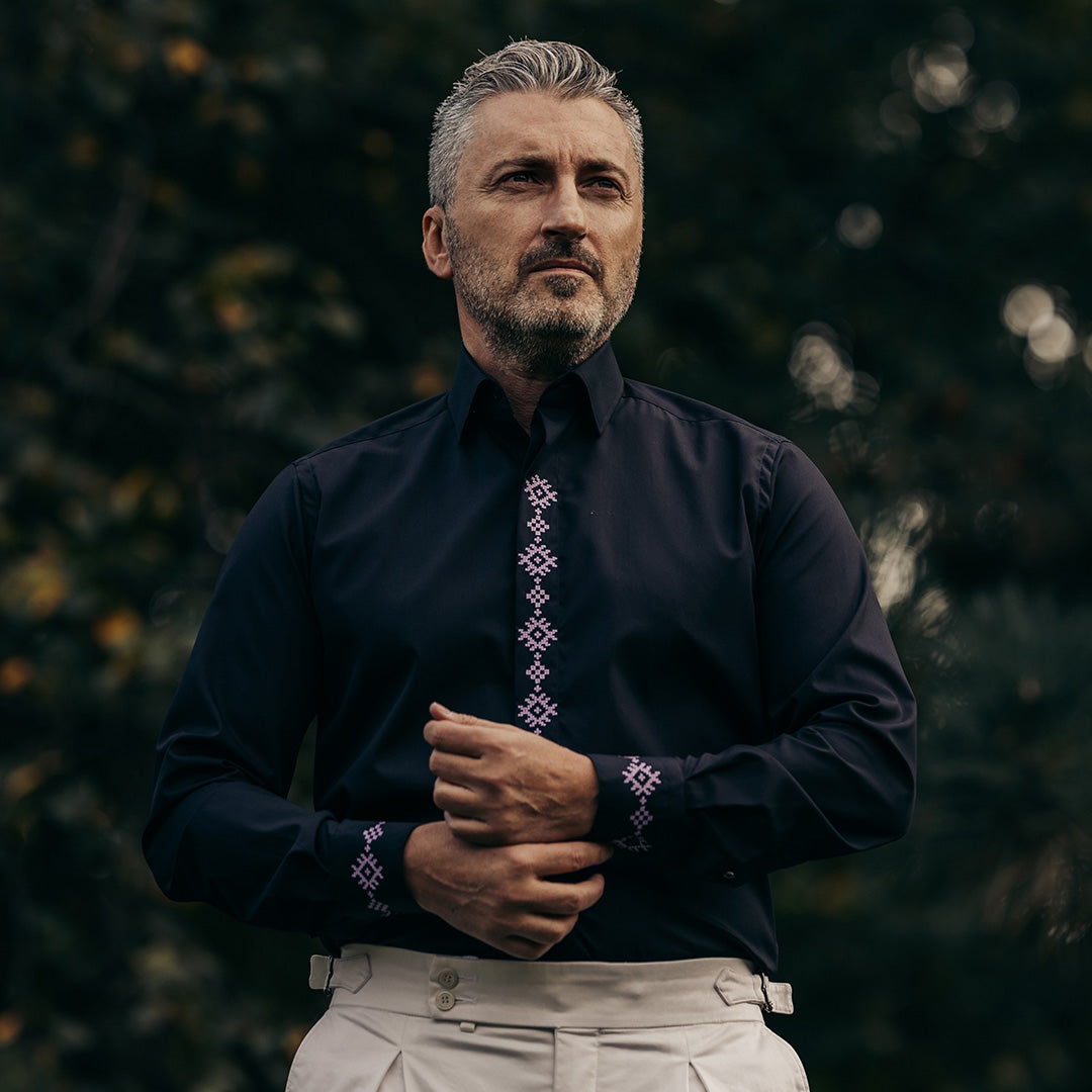 Camasa barbati casual neagra motive traditionale brodate mov Merer