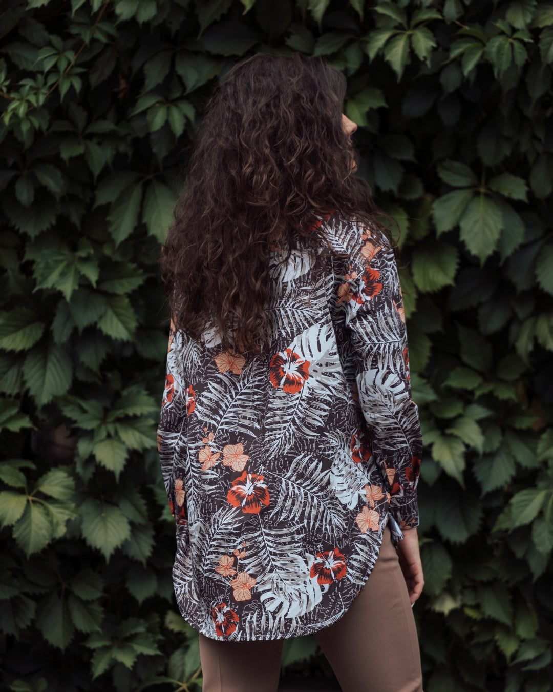 Camasa femei alba oversize model maro-caramiziu Merer