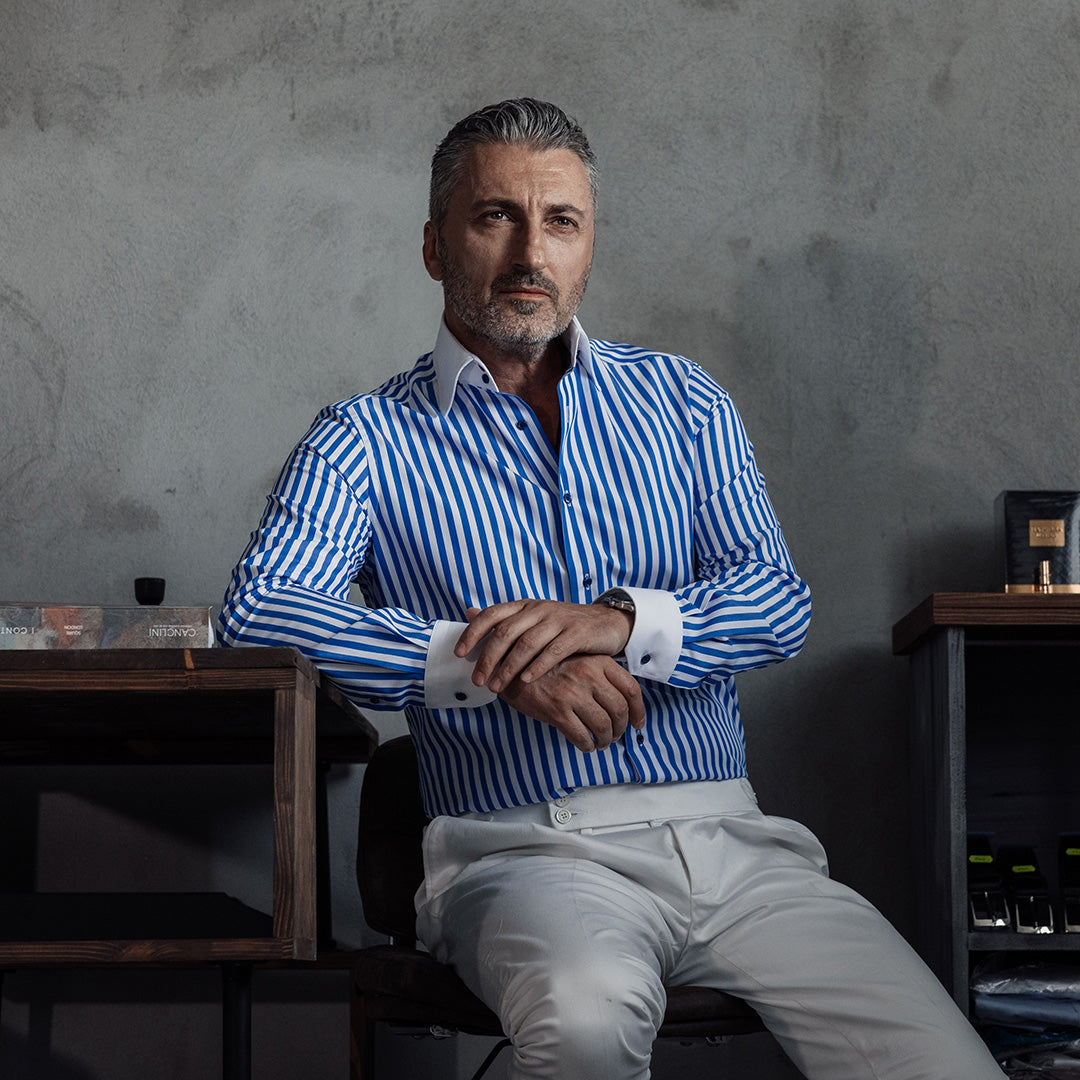 Camasa barbati business in dungi albastre cu guler si mansete albe Merer