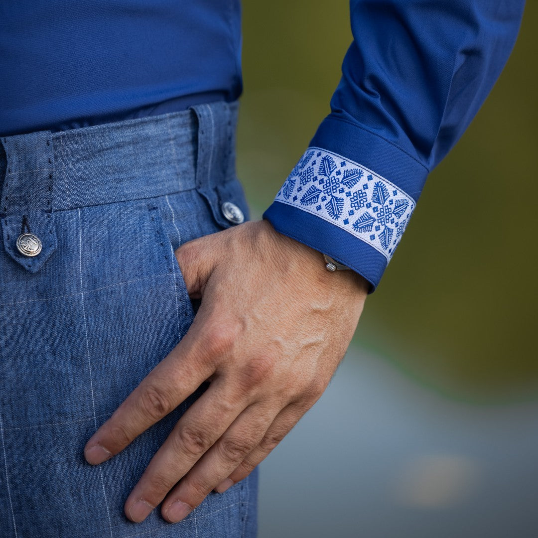 Traditional motif shirt and tunic collar