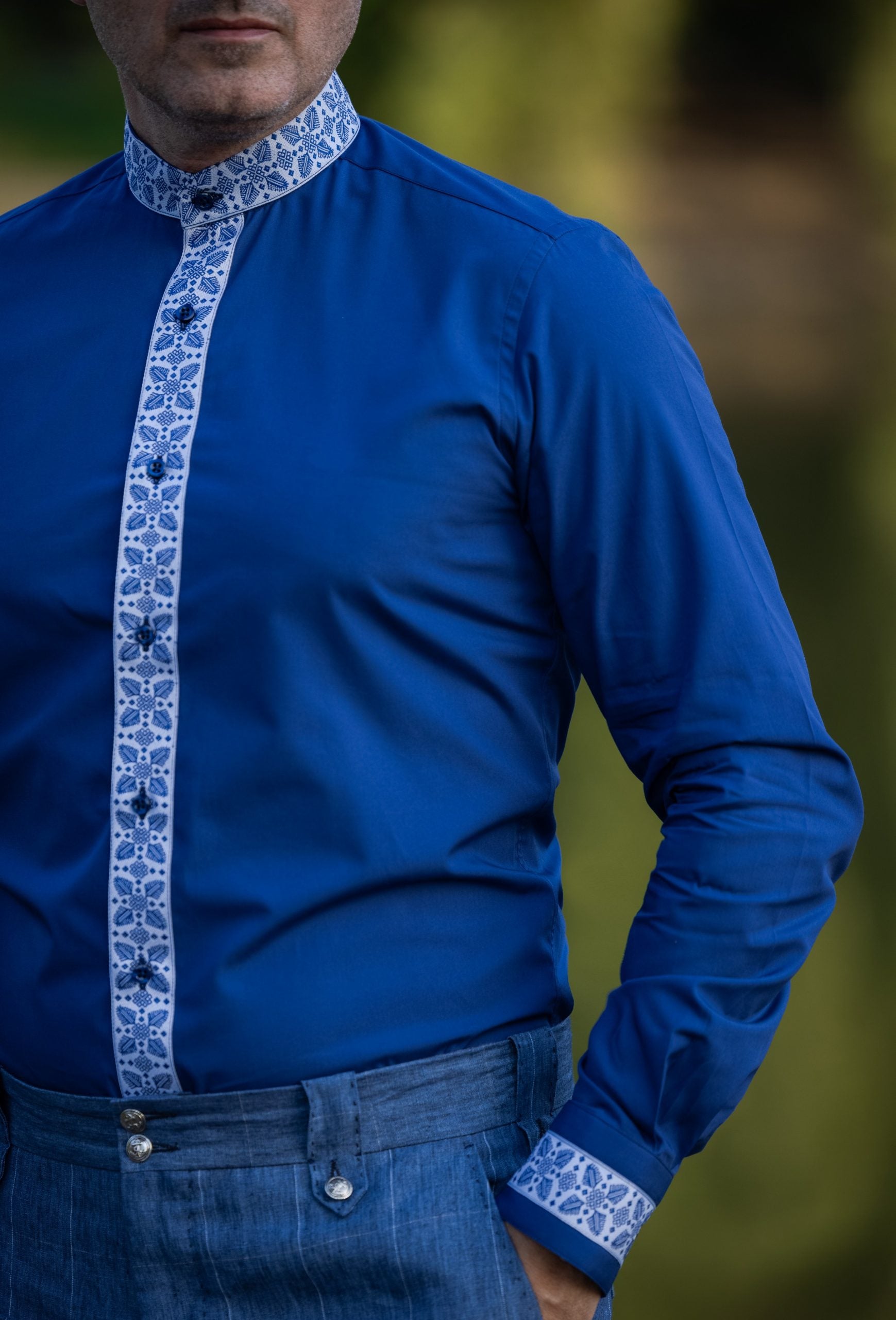 Traditional motif shirt and tunic collar