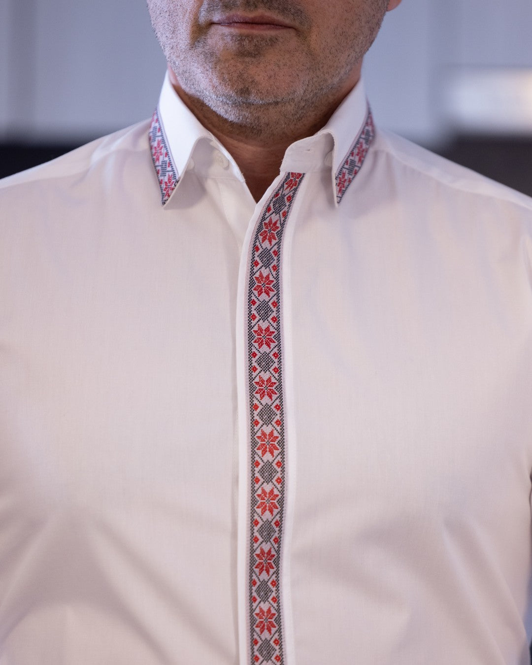 Men's casual white shirt with traditional red and black motifs Merer