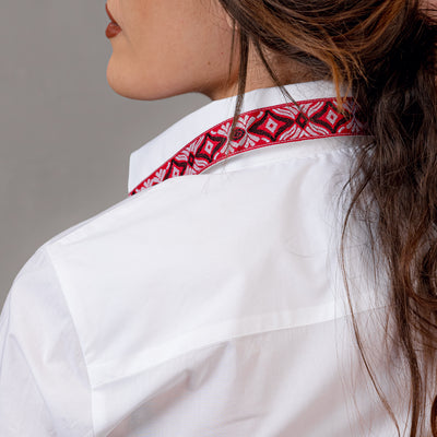 Popular women's white shirt with red motifs Merer