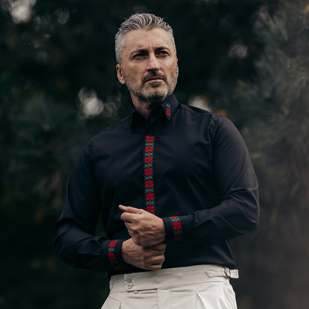 Camasa barbati casual neagra motive traditionale brodate verde-rosu Merer