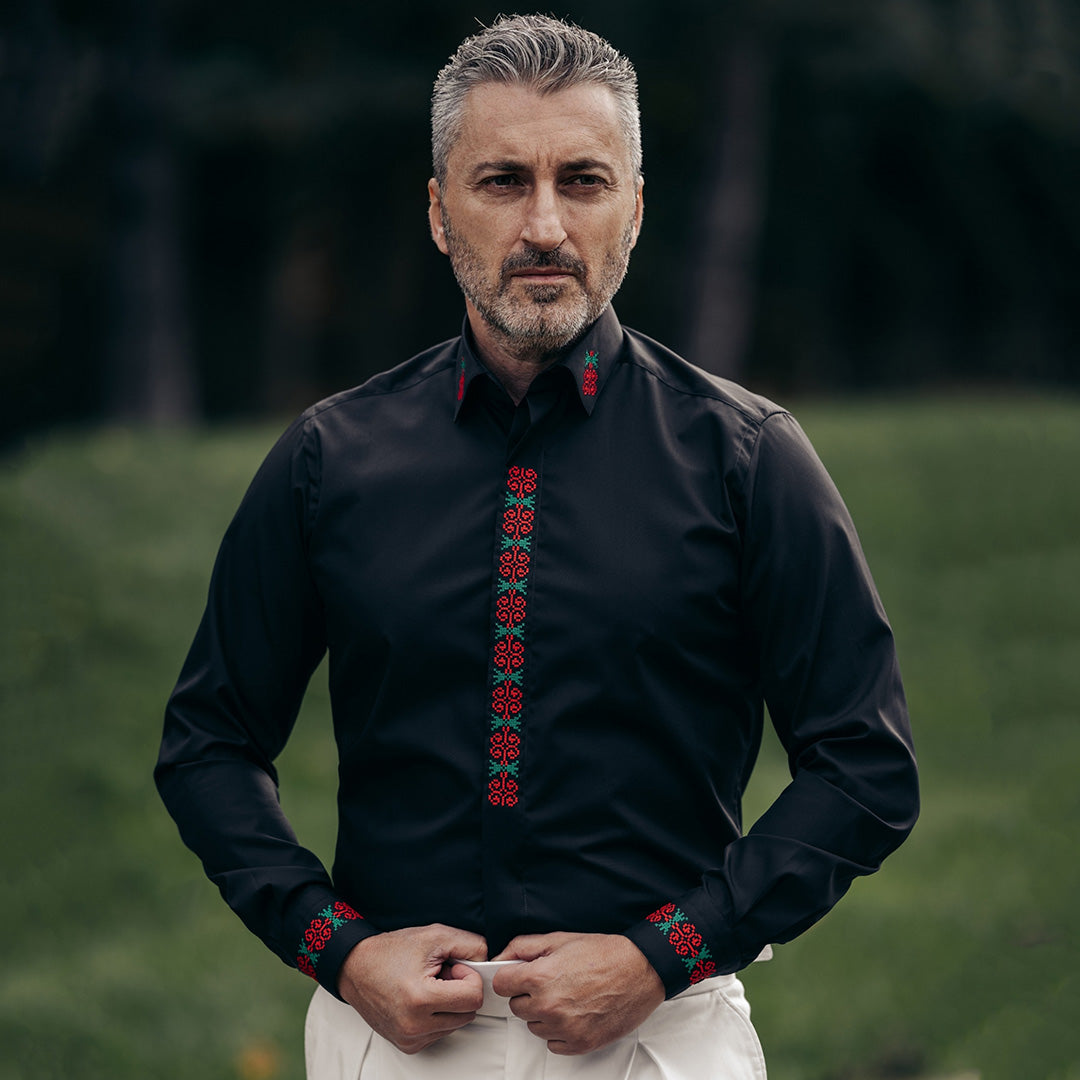 Camasa barbati casual neagra motive traditionale brodate verde-rosu Merer