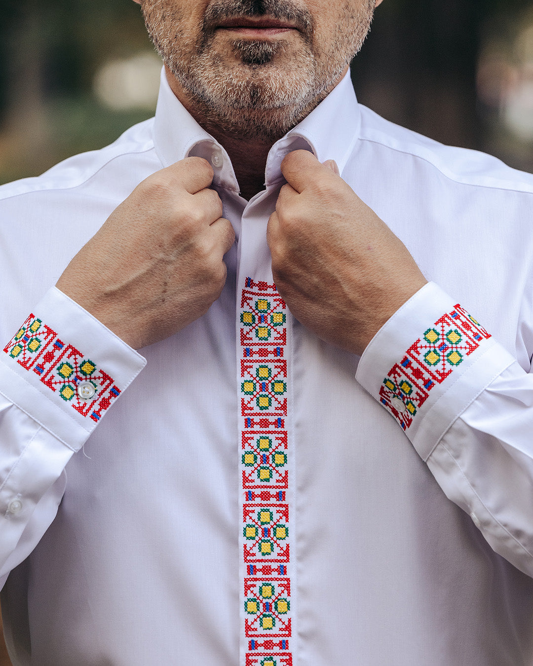 Camasa barbati casual alba motive traditionale brodate 4 culori Merer