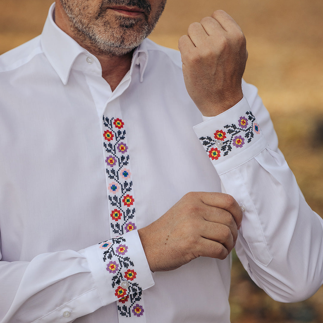 Camasa barbati casual alba motive traditionale brodate floral multicolor Merer