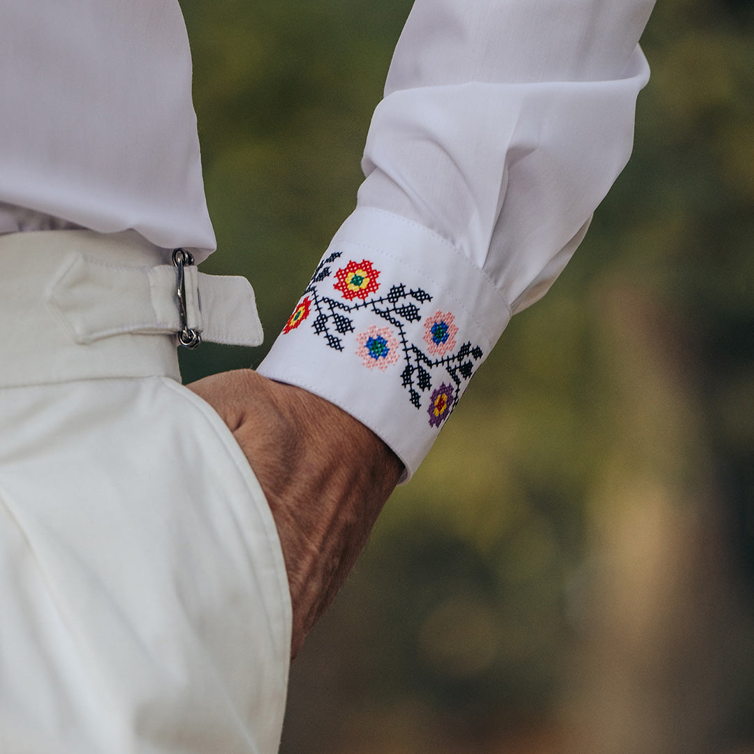 Camasa barbati casual alba motive traditionale brodate floral multicolor Merer