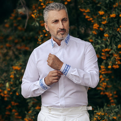 Camasa barbati casual alba motive traditionale brodate albastru Merer