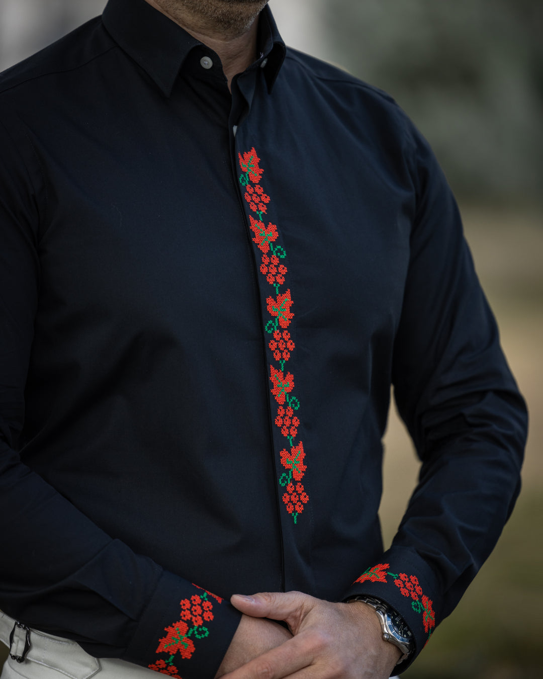 Men's casual black shirt with two-color embroidered grape motifs Merer