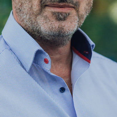 Men's shirt in fine blue stripes with business casual design details Merer