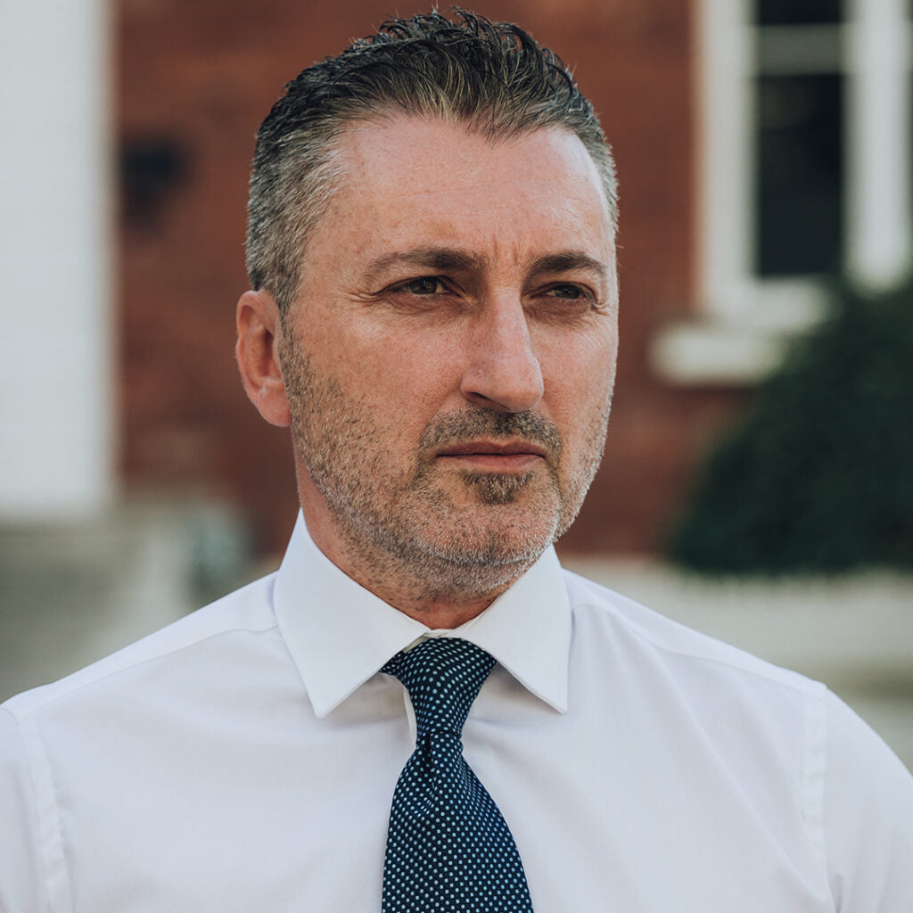 Men's white shirt with smart collar and beveled cuffs Merer