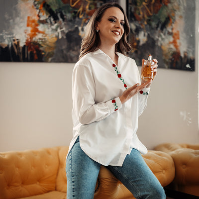 Women's white oversized shirt with embroidered floral motifs Merer