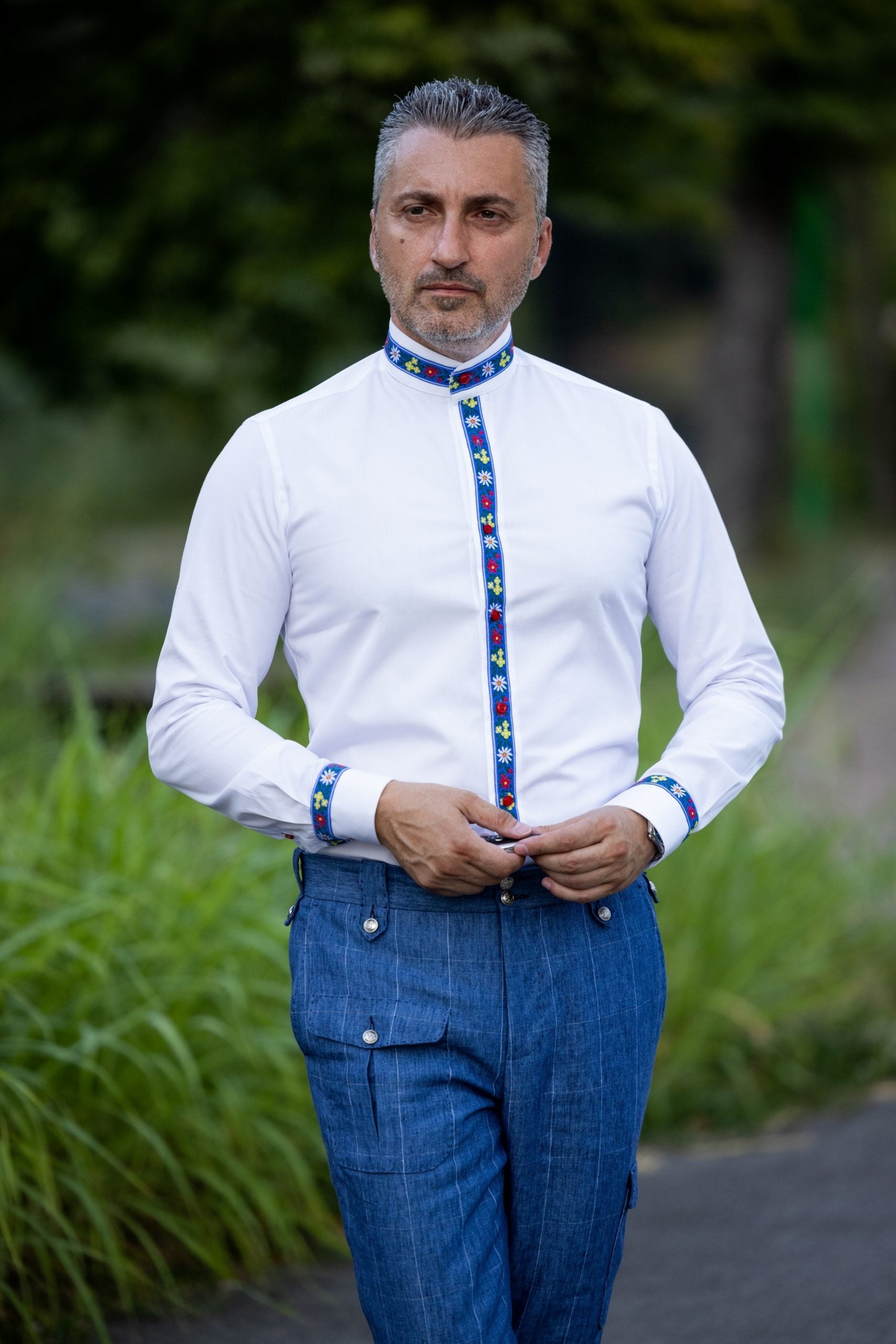 Men's casual white traditional shirt with floral motifs Merer