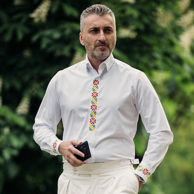 Men's casual white shirt with traditional motifs and green, yellow and red embroidery Merer