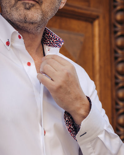 Camasa barbati alba cu garnituri rosii business casual Merer