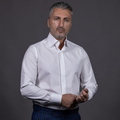 Men's white shirt with high collar, beveled cuffs, Merer buttons