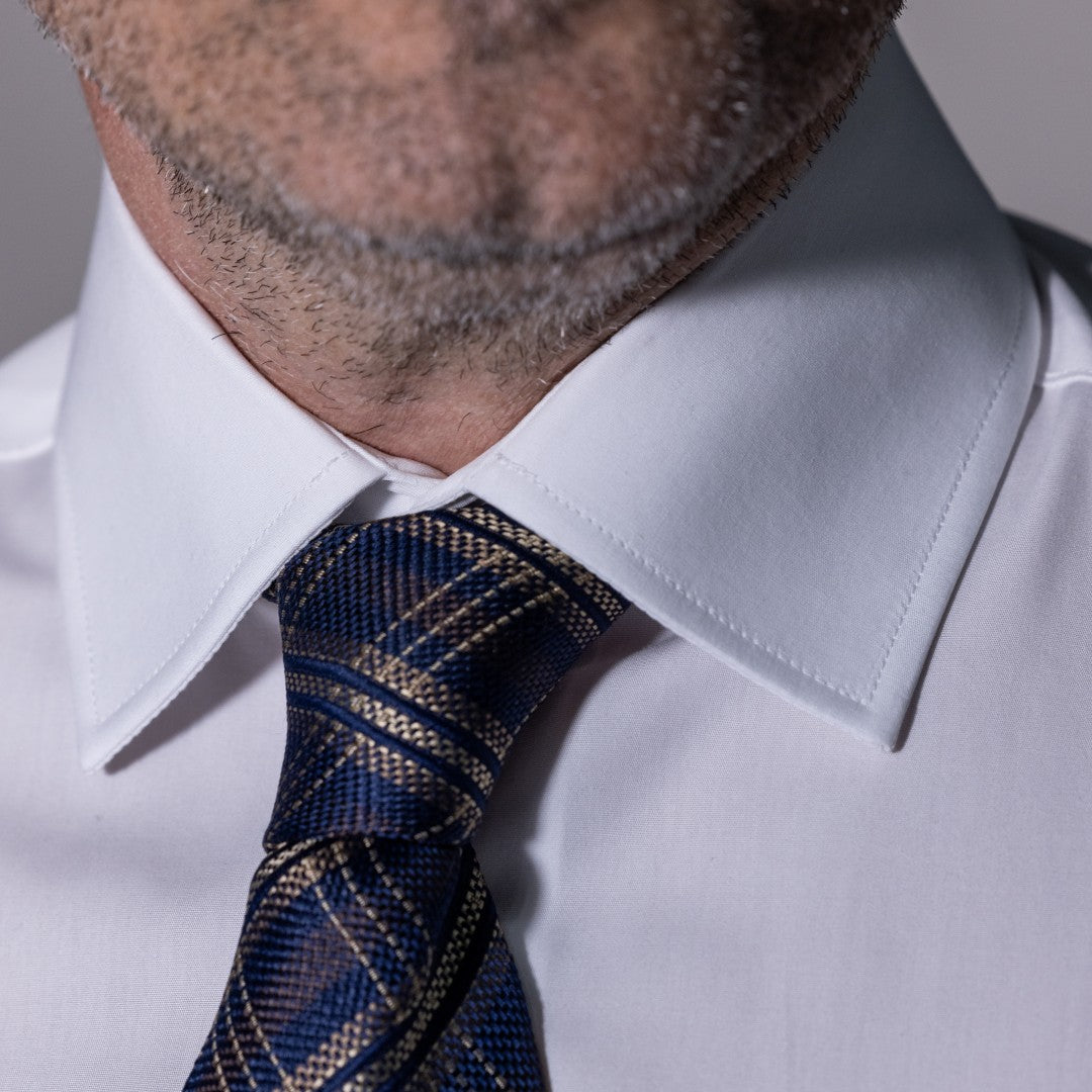 Men's white shirt with brown buttons Merer