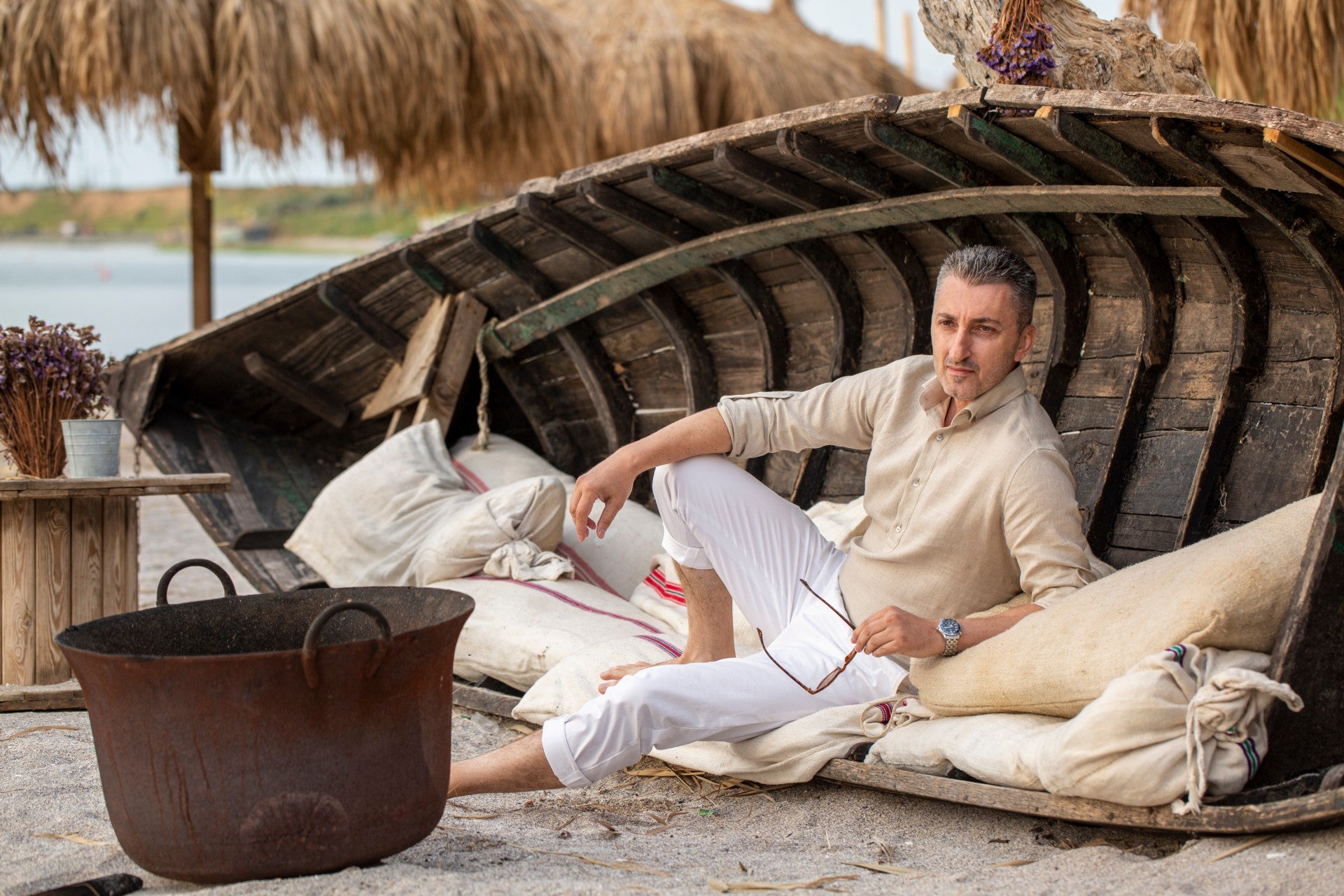 Camasa barbati casual bej din IN culoarea nisipului cu nasturi din scoica Merer