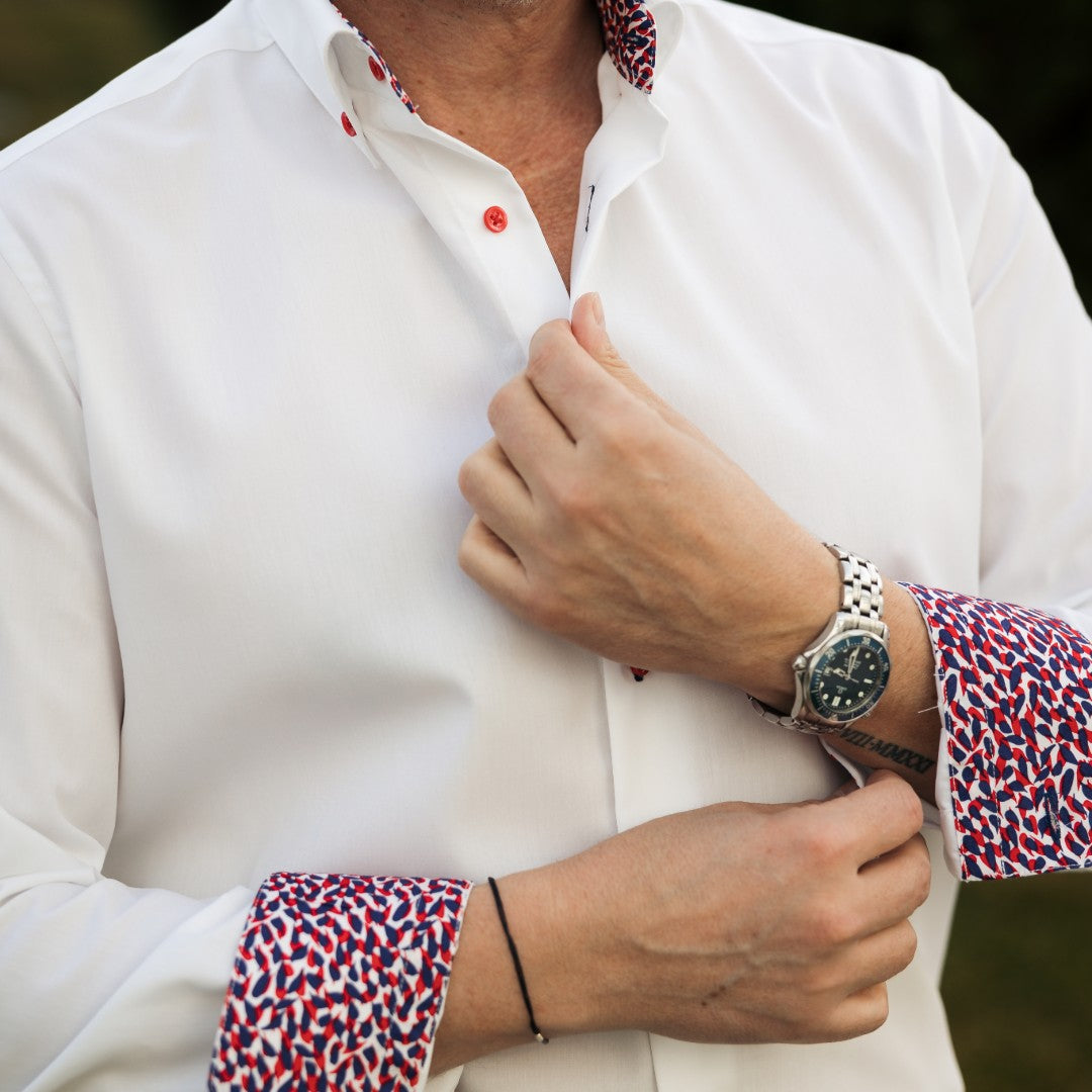 Men's white business casual shirt with red navy trim Merer