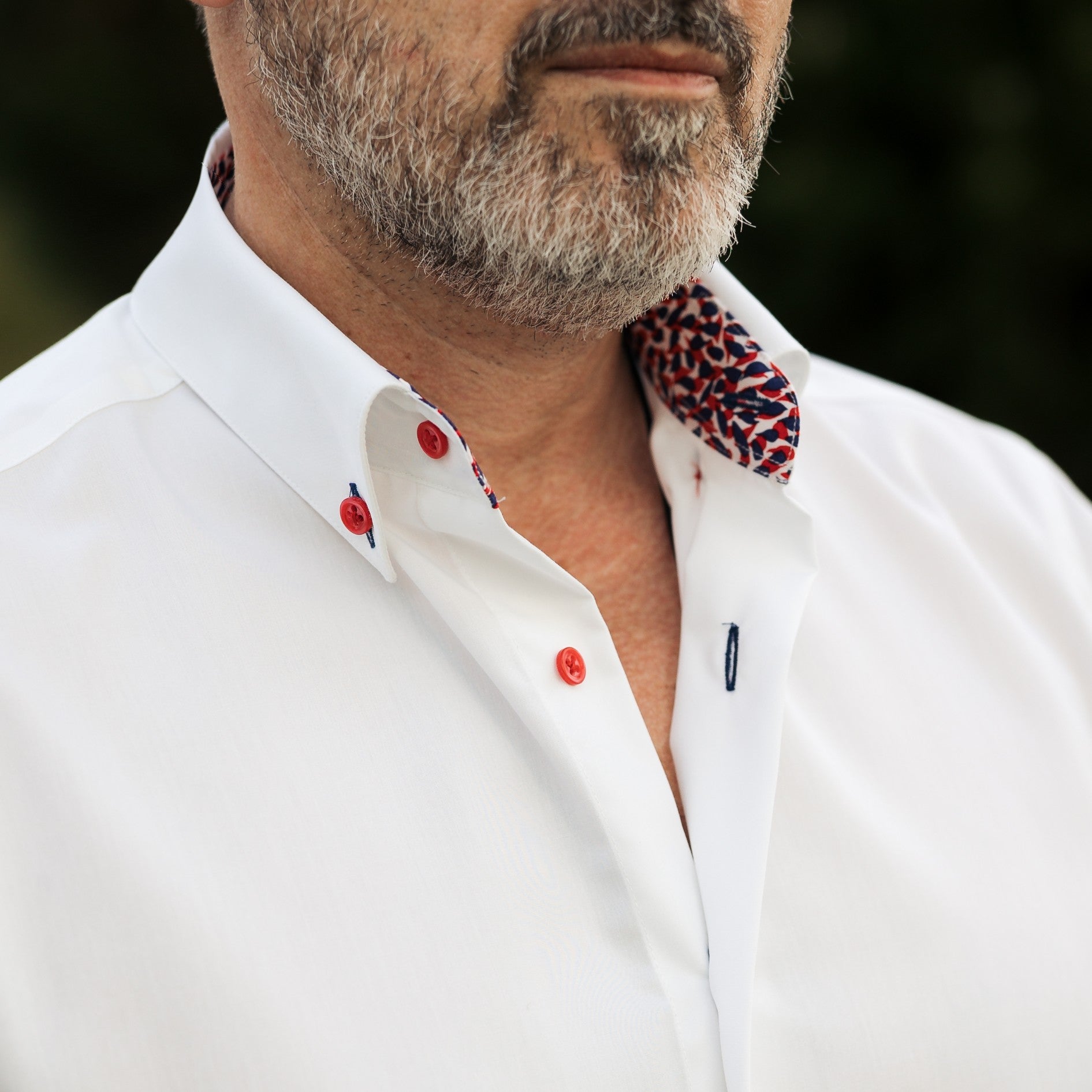 Men's white business casual shirt with red navy trim Merer