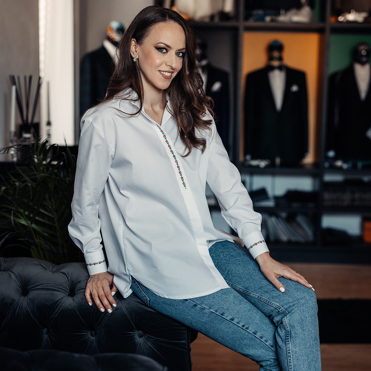 Camasa femei alba oversize cu motive fine florale brodate Merer